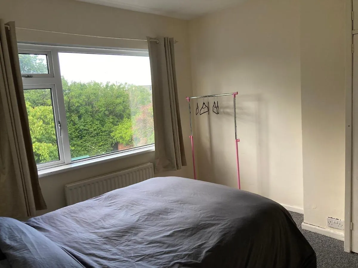 Ailes Apartment - Free Parking Belfast